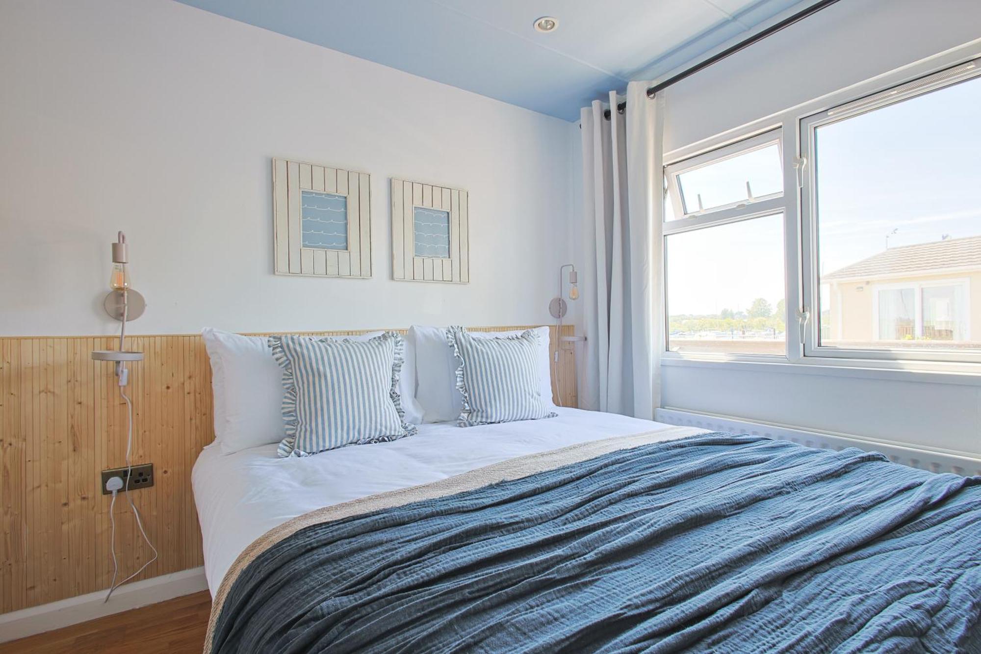Villa The Retreat, Waterfront & Log Burner Christchurch  Esterno foto