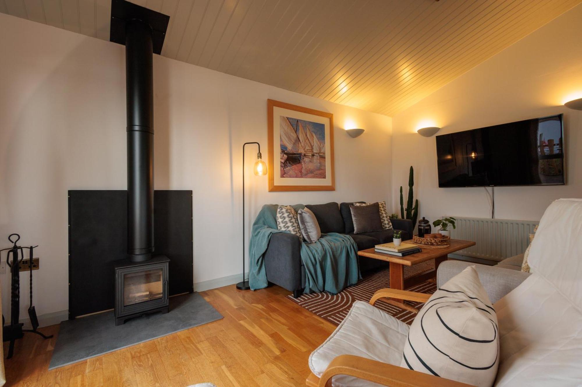Villa The Retreat, Waterfront & Log Burner Christchurch  Esterno foto